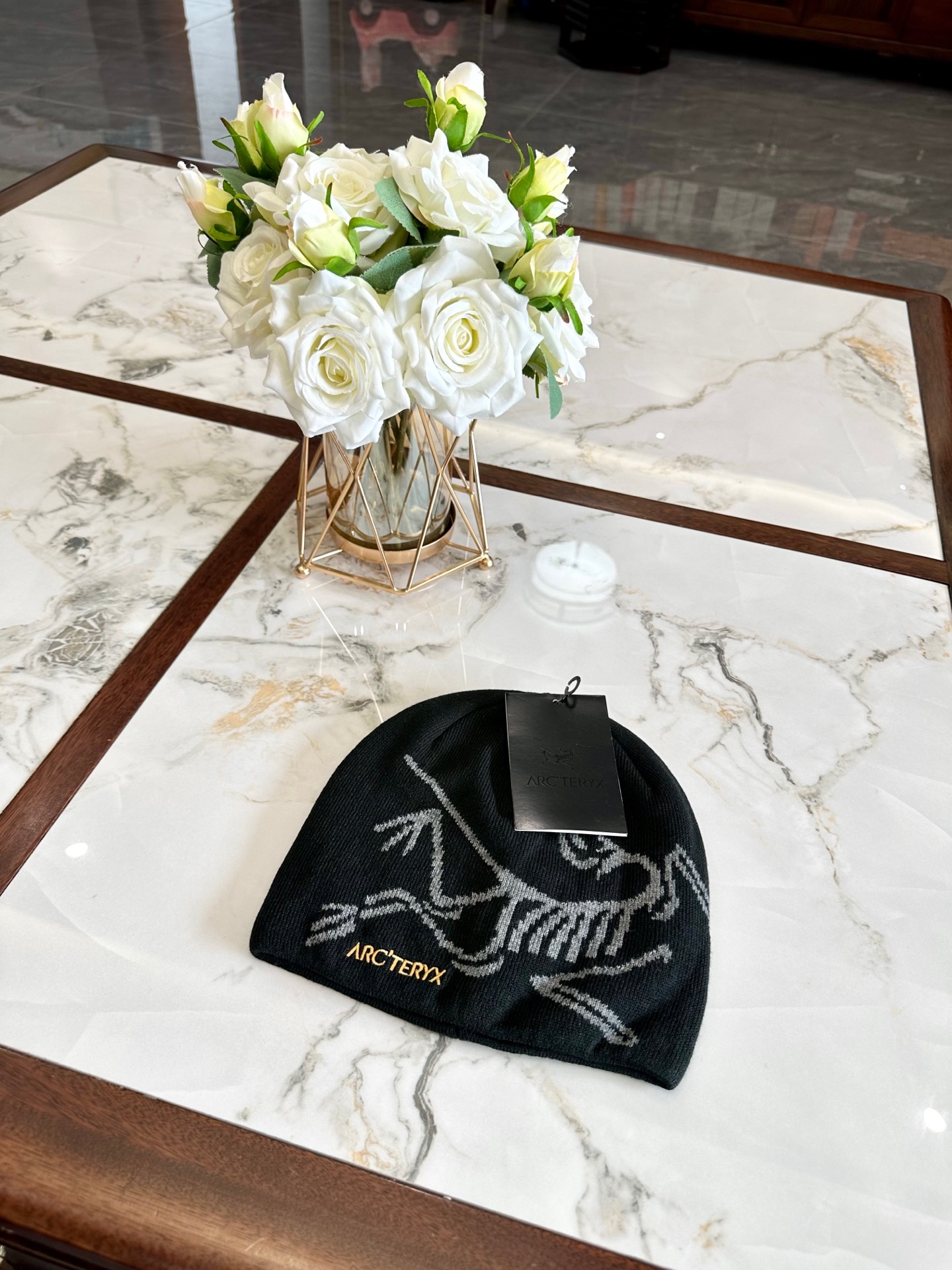 ARC'TERYX hat model 06